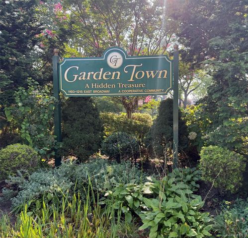 1201 E Broadway H-22, Hewlett, NY 11557