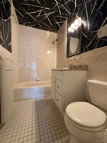 1201 E Broadway H-22, Hewlett, NY 11557