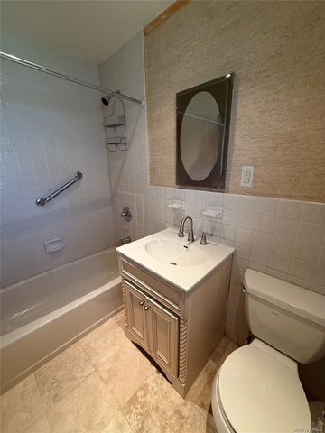 1201 E Broadway H-22, Hewlett, NY 11557