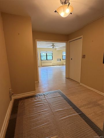 1201 E Broadway H-22, Hewlett, NY 11557