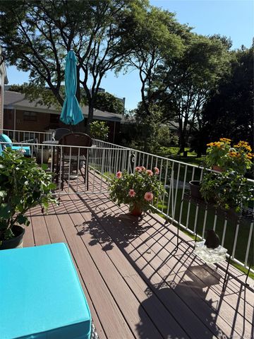 1201 E Broadway H-22, Hewlett, NY 11557