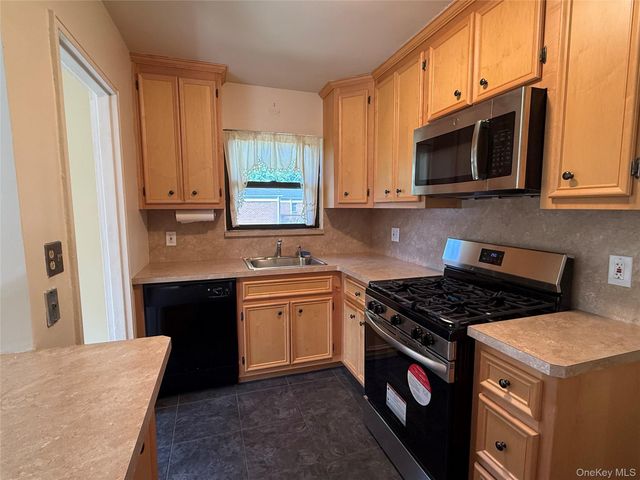 1201 E Broadway H-22, Hewlett, NY 11557