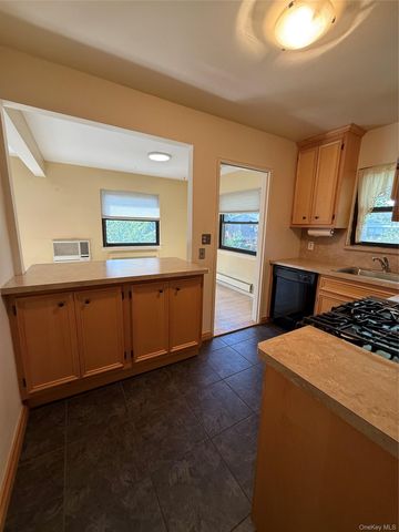 1201 E Broadway H-22, Hewlett, NY 11557