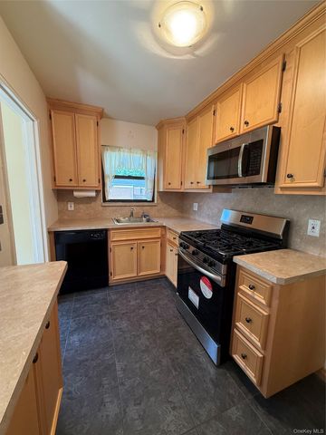 1201 E Broadway H-22, Hewlett, NY 11557