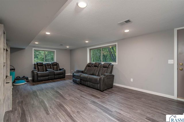 373 Carol Court, North Mankato, MN 56003