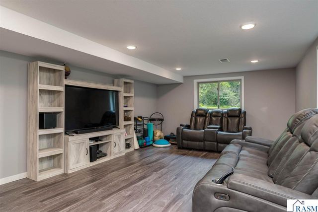 373 Carol Court, North Mankato, MN 56003