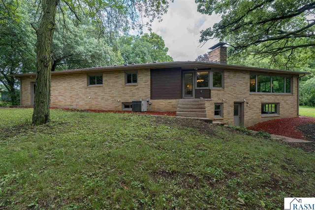 373 Carol Court, North Mankato, MN 56003
