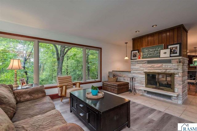 373 Carol Court, North Mankato, MN 56003