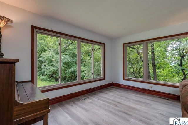 373 Carol Court, North Mankato, MN 56003