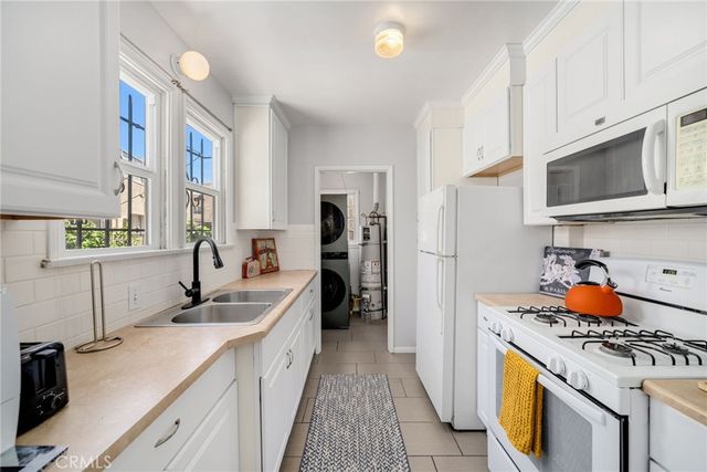1700 Glendon, Los Angeles, CA 90024