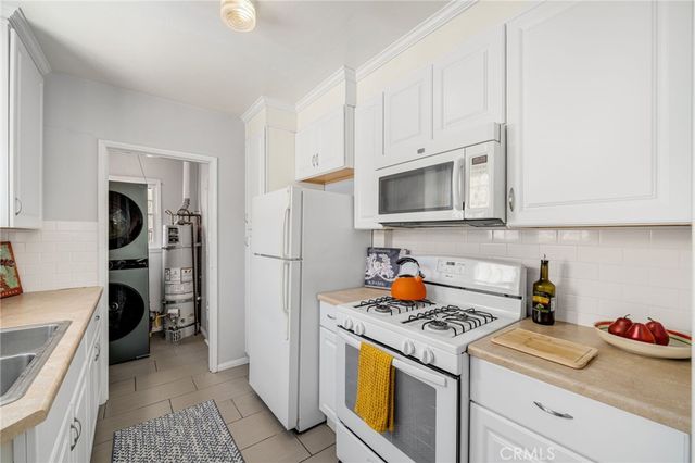 1700 Glendon, Los Angeles, CA 90024