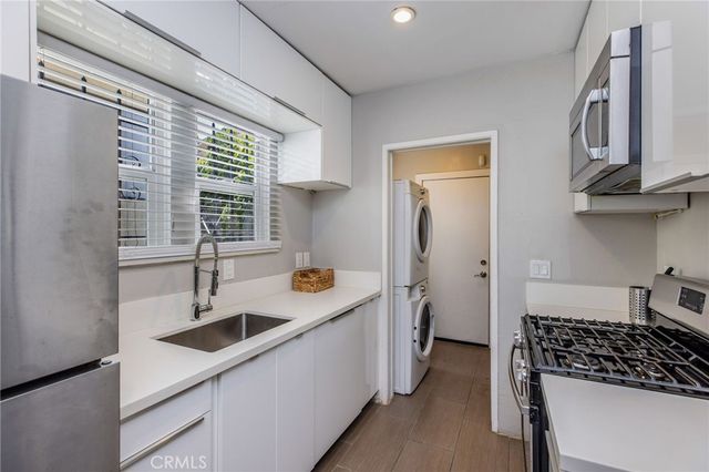 1700 Glendon, Los Angeles, CA 90024