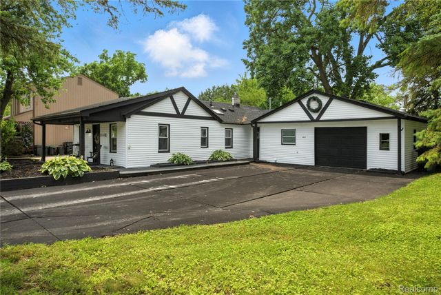 8411 Hugh Street, Westland, MI 48185