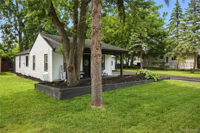 8411 Hugh Street, Westland, MI 48185