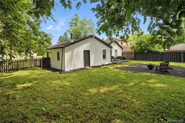 8411 Hugh Street, Westland, MI 48185