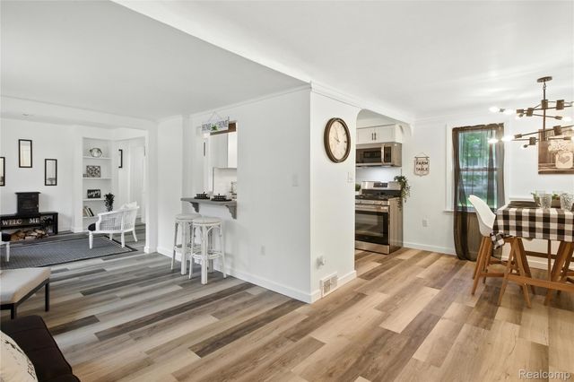 8411 Hugh Street, Westland, MI 48185