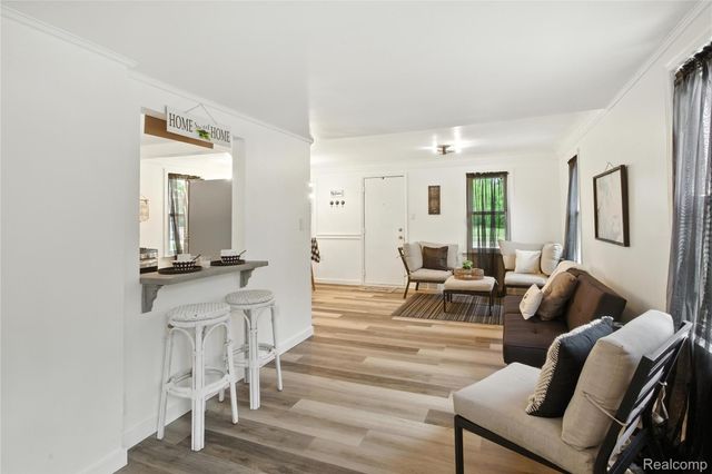 8411 Hugh Street, Westland, MI 48185