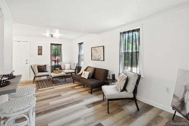 8411 Hugh Street, Westland, MI 48185