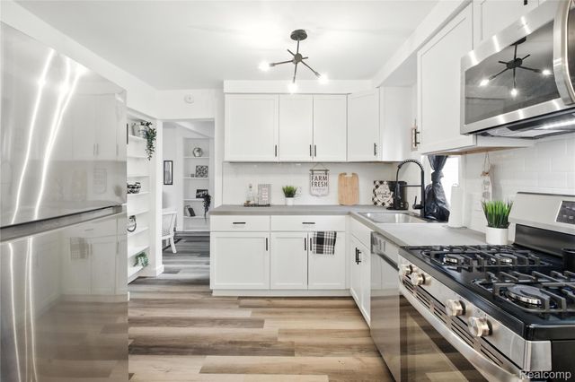 8411 Hugh Street, Westland, MI 48185