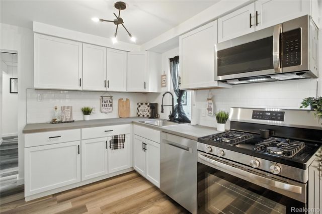 8411 Hugh Street, Westland, MI 48185