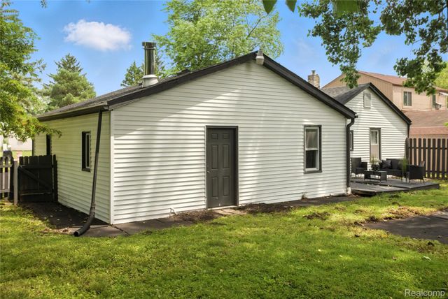 8411 Hugh Street, Westland, MI 48185