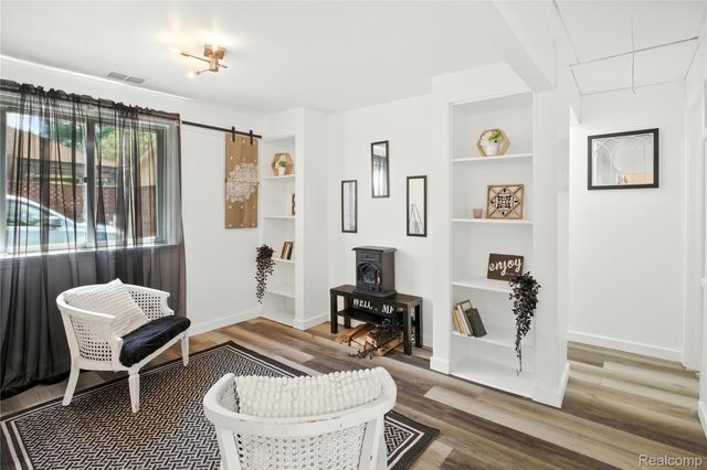 8411 Hugh Street, Westland, MI 48185