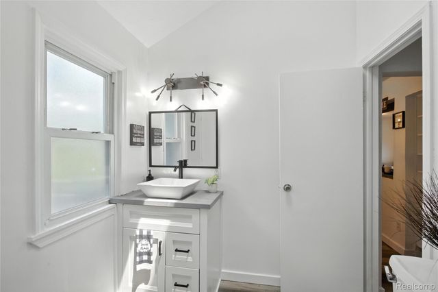 8411 Hugh Street, Westland, MI 48185