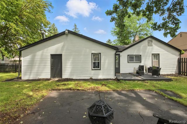 8411 Hugh Street, Westland, MI 48185