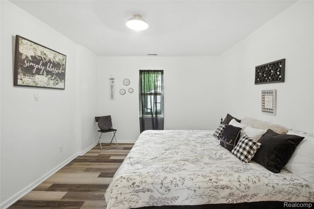 8411 Hugh Street, Westland, MI 48185