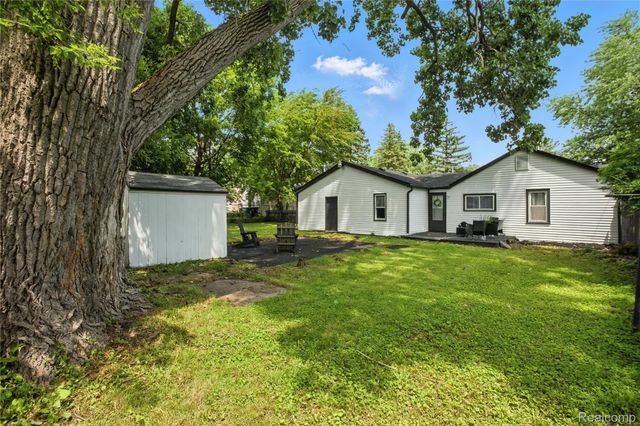 8411 Hugh Street, Westland, MI 48185