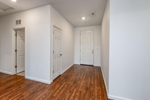 7216 E University Avenue, Fresno, CA 93737