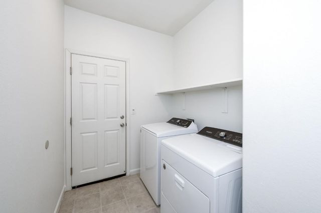 7216 E University Avenue, Fresno, CA 93737