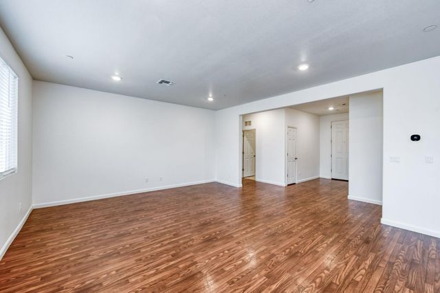 7216 E University Avenue, Fresno, CA 93737