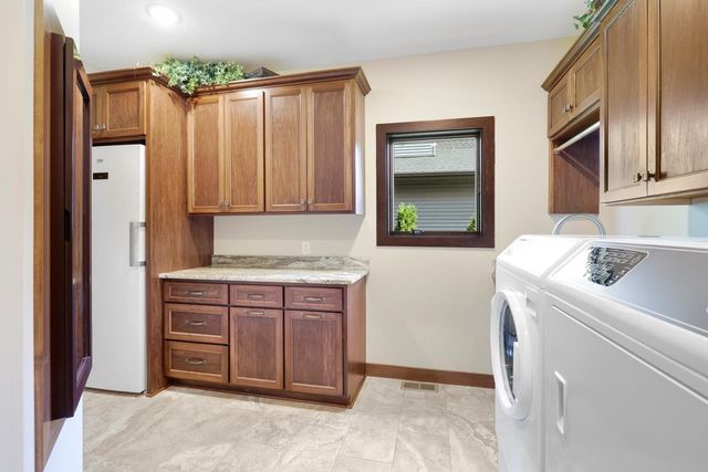 17636 Natures Way SE, Prior Lake, MN 55372