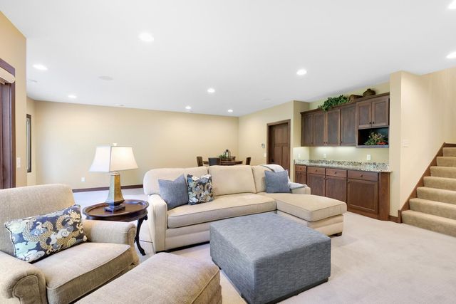 17636 Natures Way SE, Prior Lake, MN 55372
