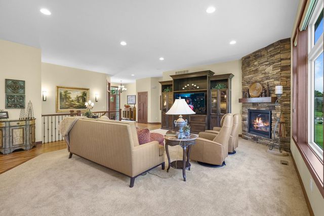 17636 Natures Way SE, Prior Lake, MN 55372