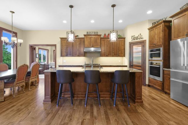 17636 Natures Way SE, Prior Lake, MN 55372