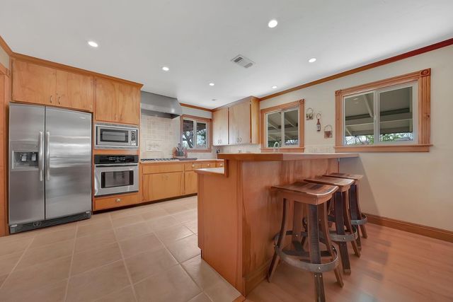 10801 Shenandoah Rd, Plymouth, CA 95669