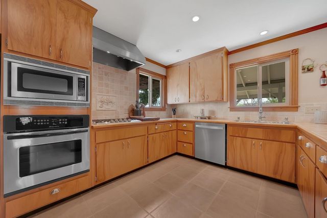 10801 Shenandoah Rd, Plymouth, CA 95669