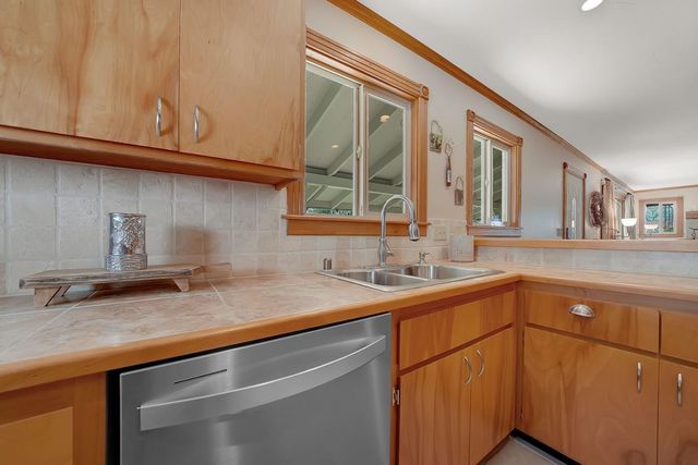 10801 Shenandoah Rd, Plymouth, CA 95669