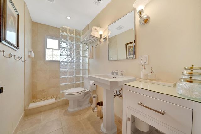 10801 Shenandoah Rd, Plymouth, CA 95669