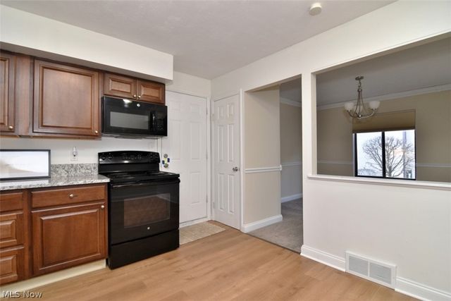 32623 Jefferson Drive, Solon, OH 44139