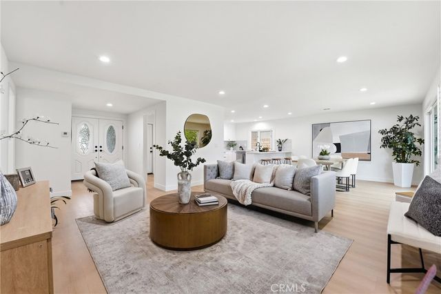 17915 Santa Olivia, Fountain Valley, CA 92708