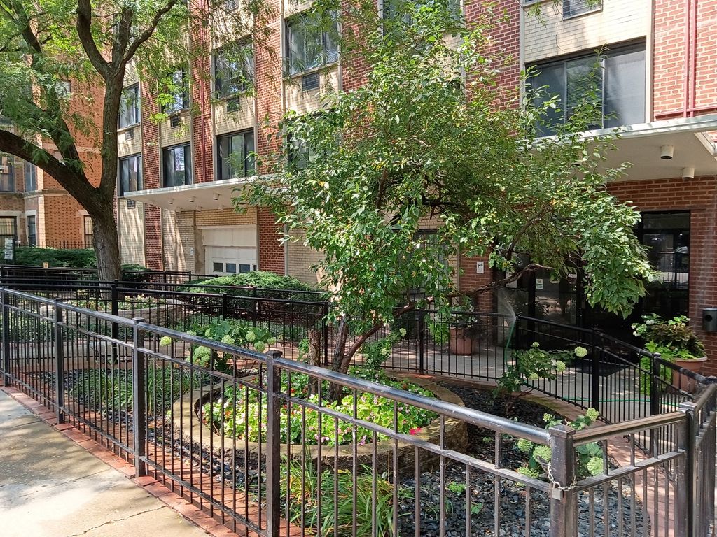 540 W Roscoe Street 472, Chicago, IL 60657