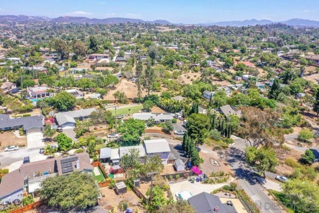 625 Corona CT, Vista, CA 92081