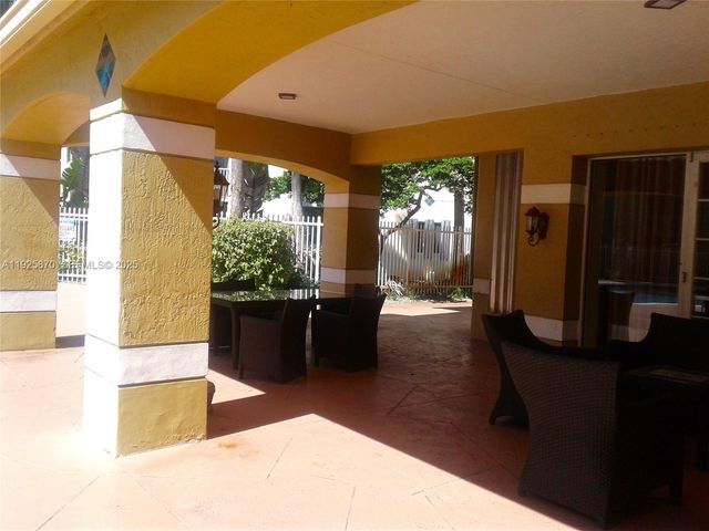 460 S Park Rd 6-305, Hollywood, FL 33021