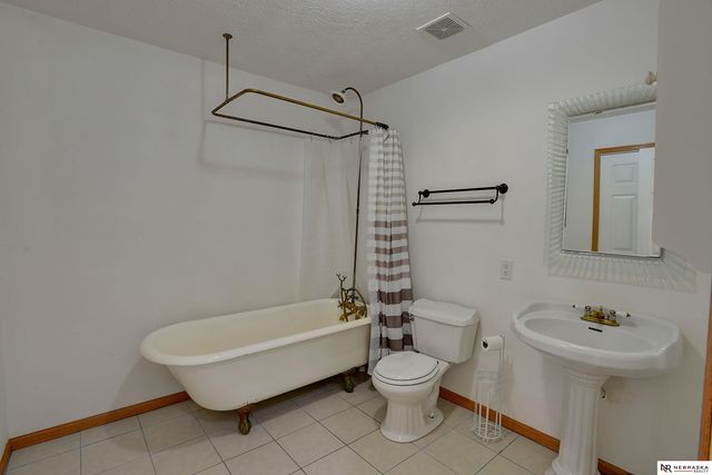 520 Sunset Drive, Yutan, NE 68073