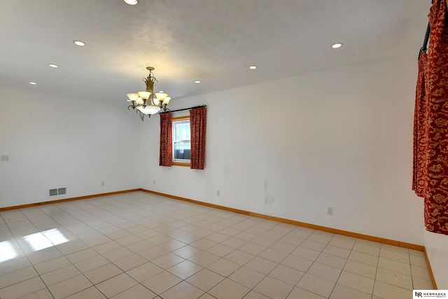 520 Sunset Drive, Yutan, NE 68073