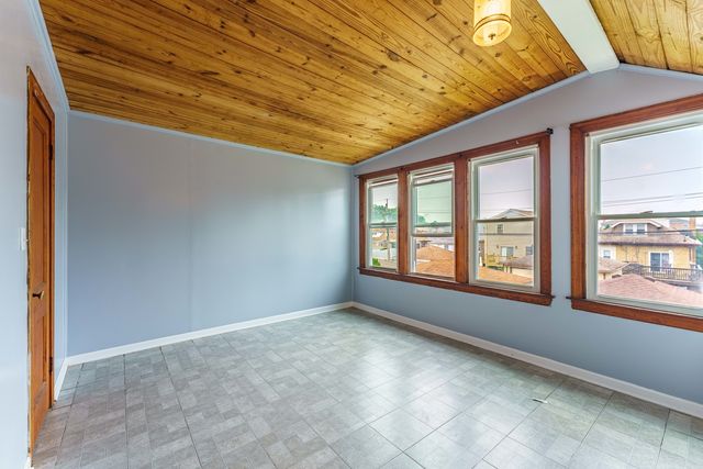 6255 W School Street 2, Chicago, IL 60634