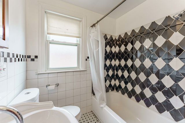 6255 W School Street 2, Chicago, IL 60634